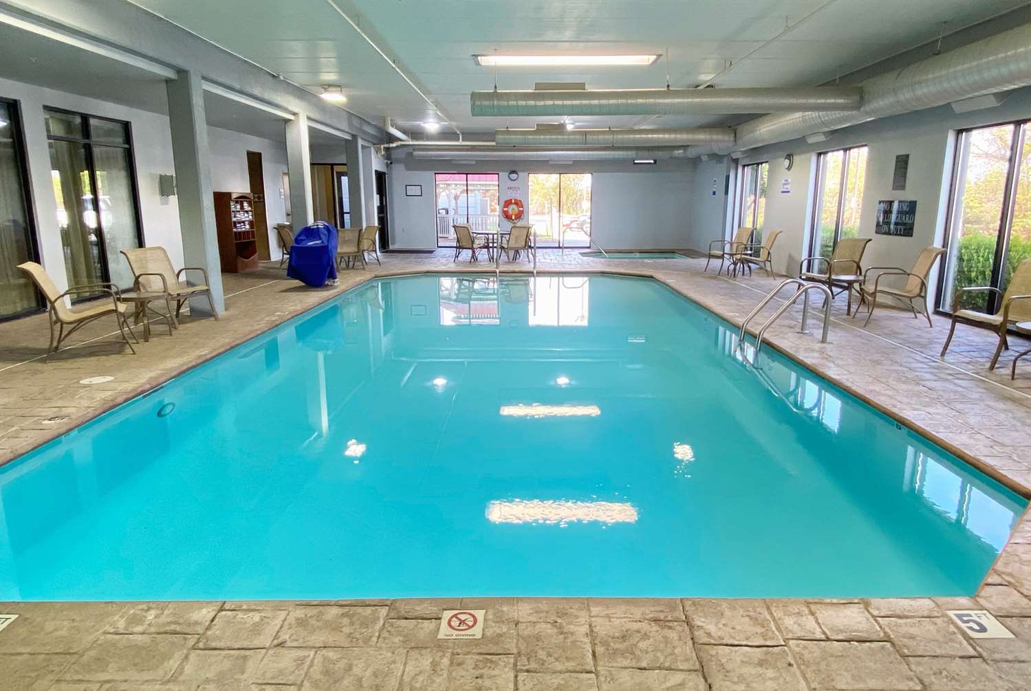 La Quinta Inn Suites Clarksville 30/59