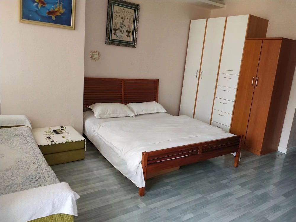 Dalian Xiuzhu Building Apartment 13/50