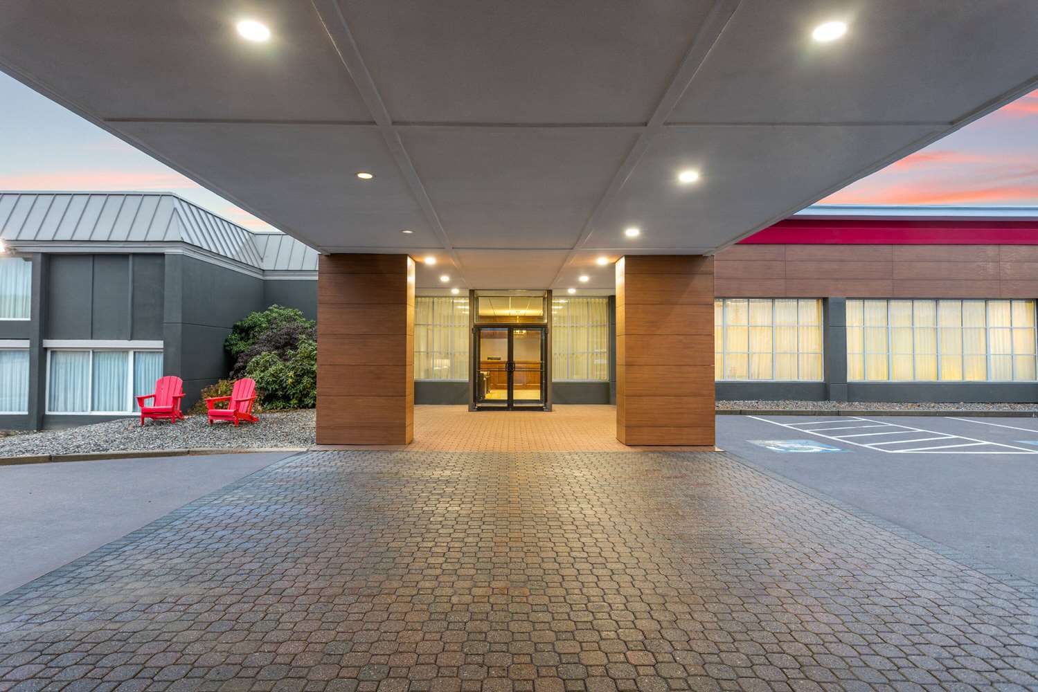 Hawthorn Extended Stay by Wyndham Ellsworth / Bar Harbor 23/26