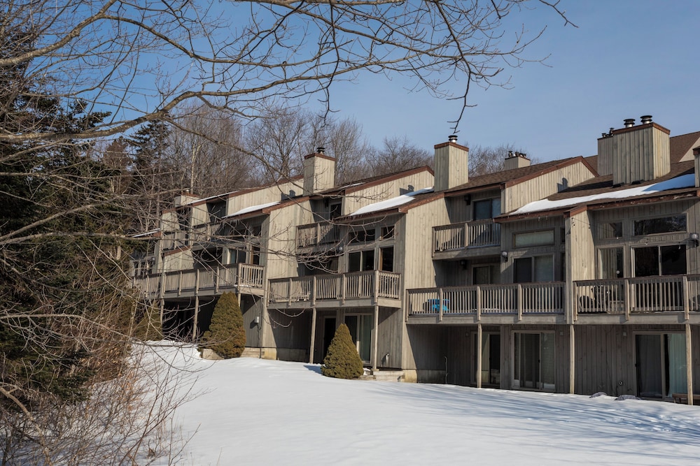 Mount Snow Lodging 3/50