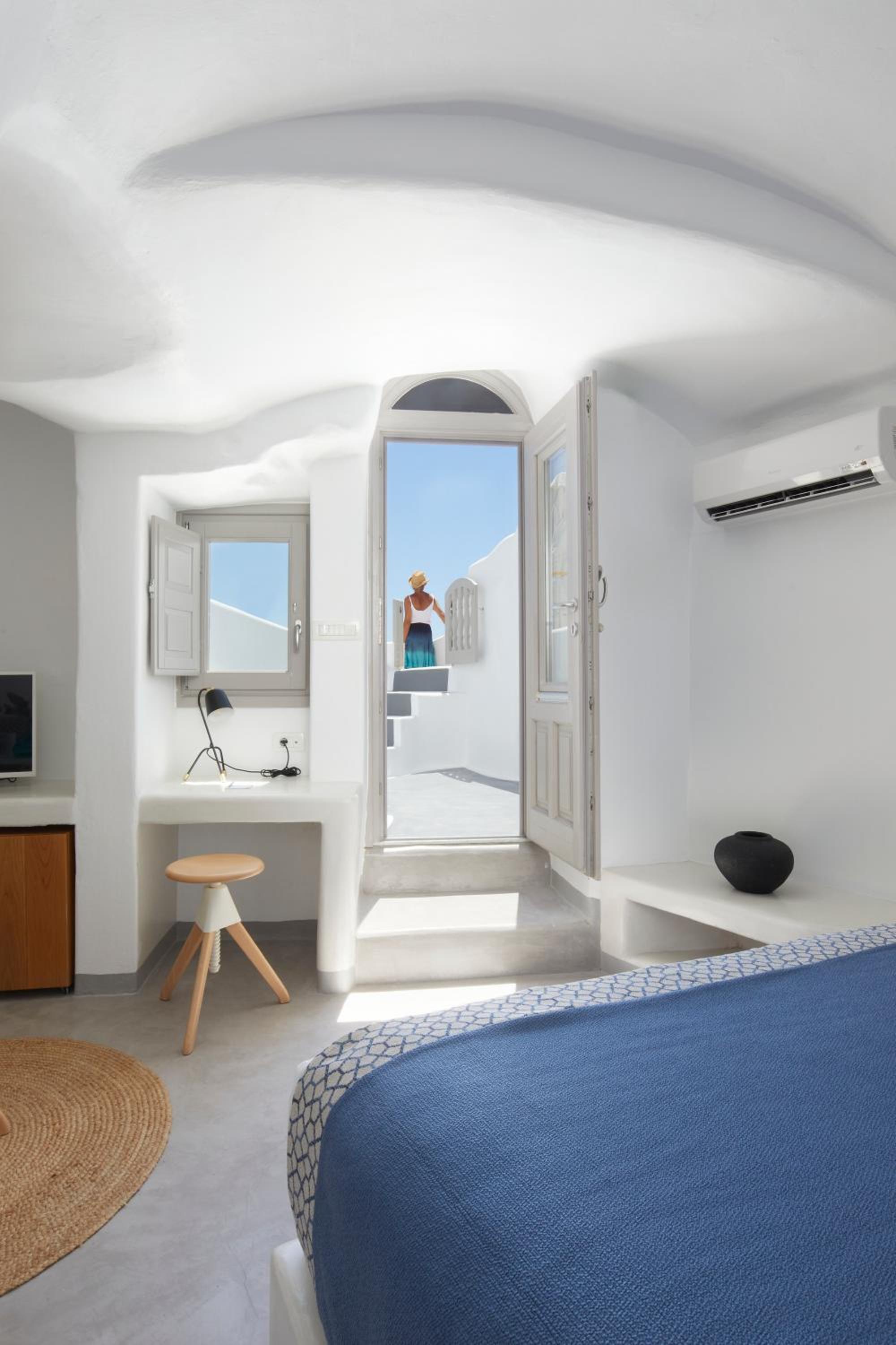 Cave, Suite, Outdoor Jetted Tub