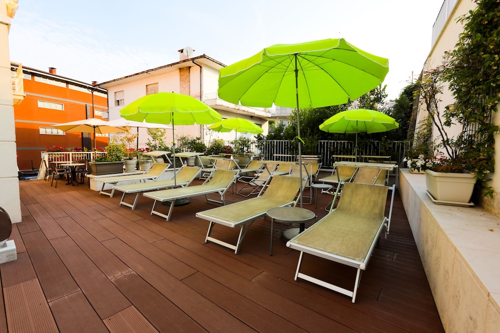 Hotel Villa Anthea 42/58