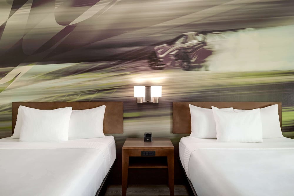 La Quinta Inn and Suites by Wyndham Braselton 24/60