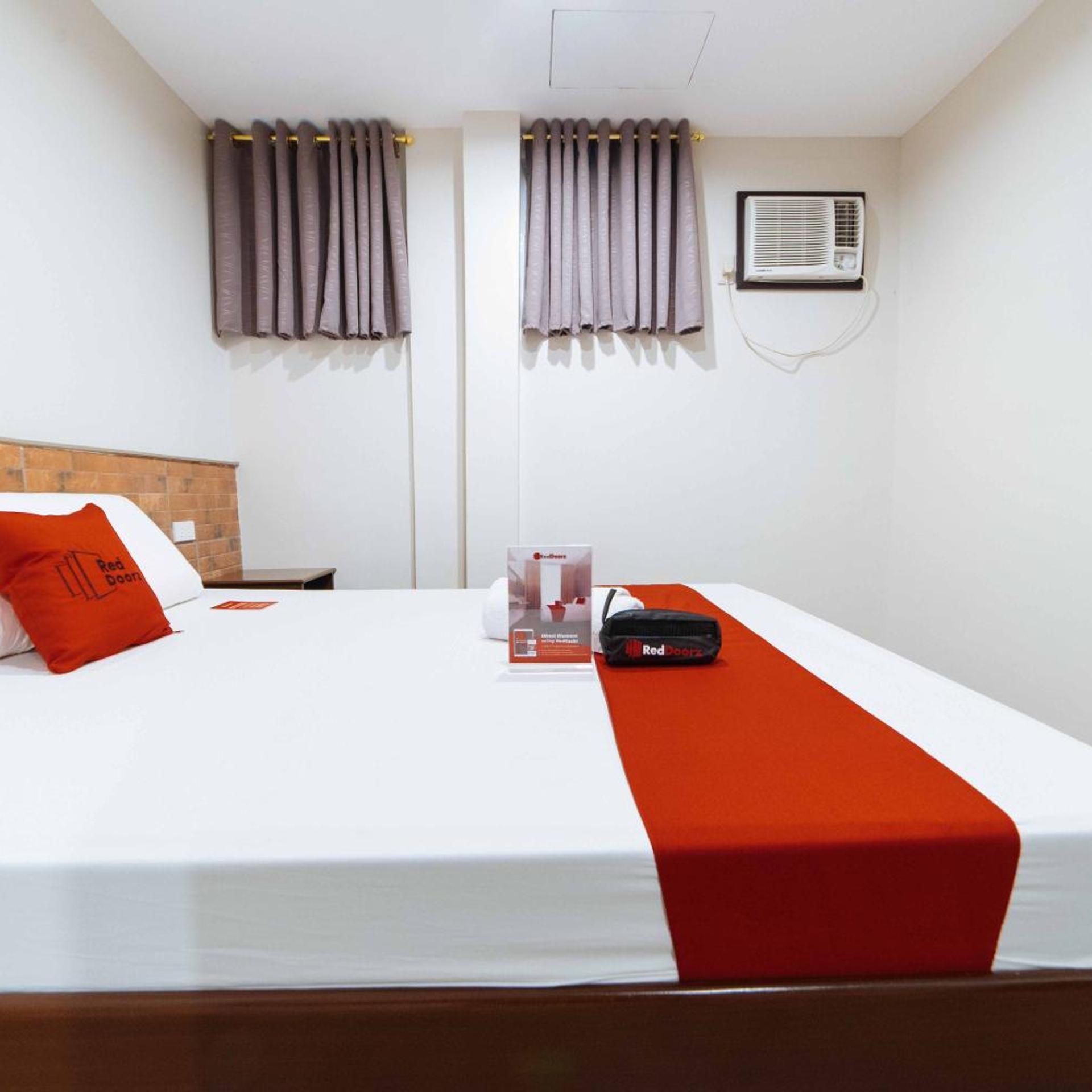 RedDoorz @ Traveler's Inn Bajada Davao 18/24
