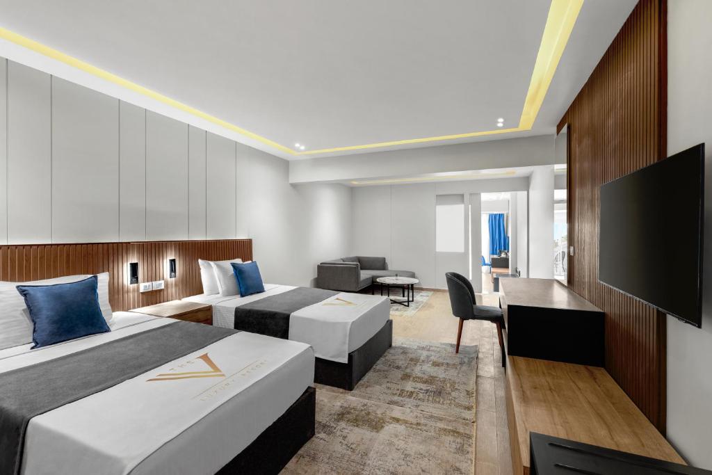 Penthouse Suite, Sea View