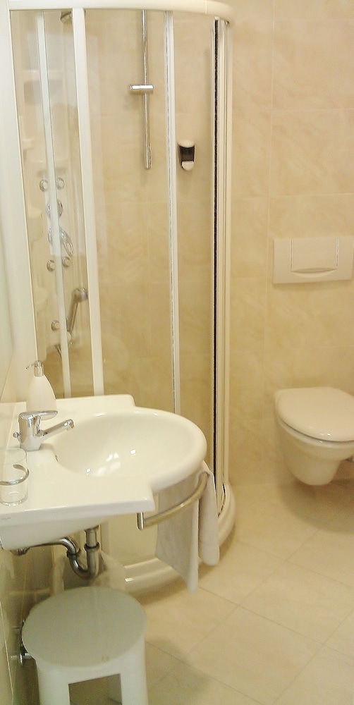 Ducale Hotel 12/48