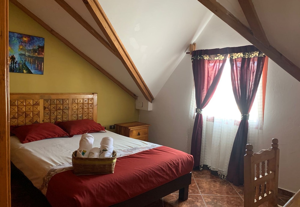 Hotel & Suites Cerro Rojo 9/68
