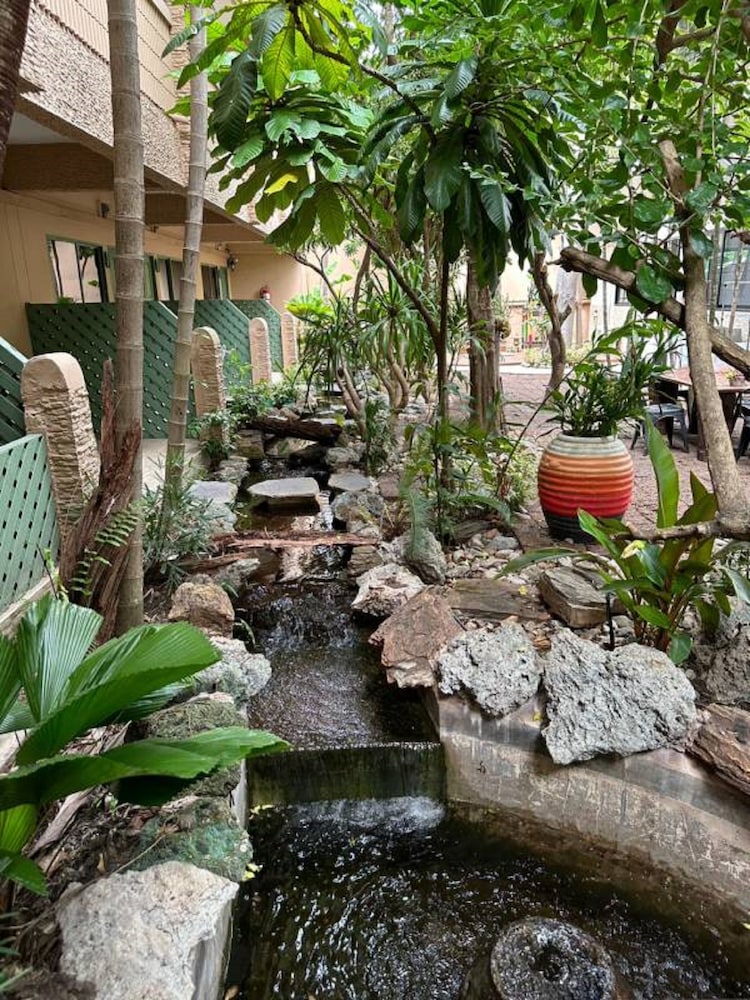 Capital O 75379 Sabai Living Pattaya 27/50