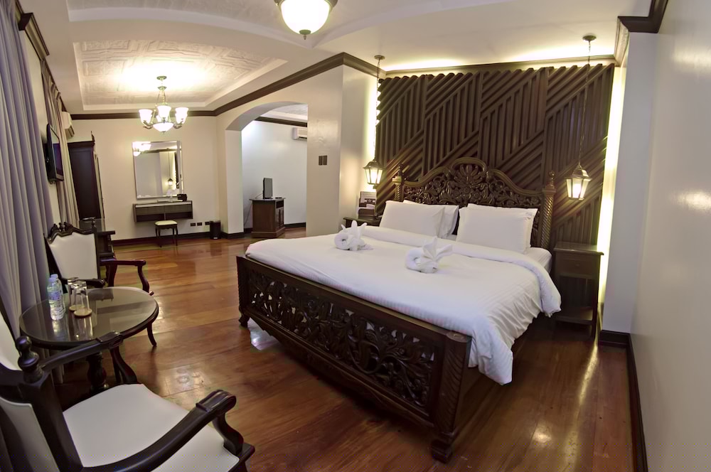Vigan Plaza Hotel 7/71