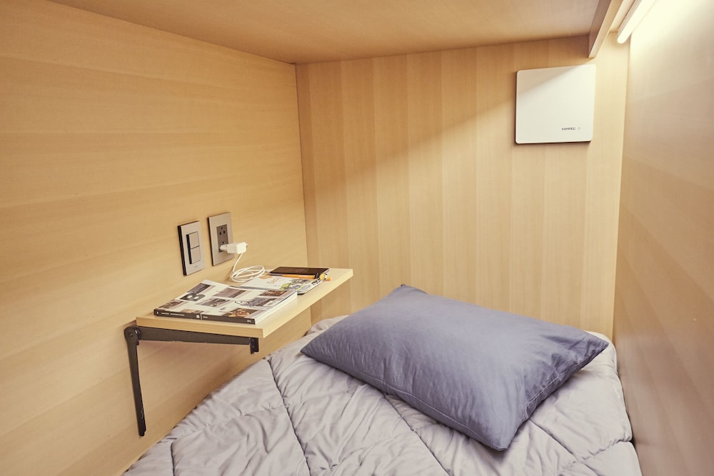 THE CAPSULE Myeongdong 10/33