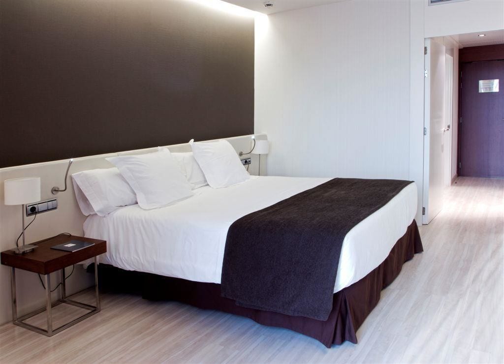 STANDARD, DOUBLE BED