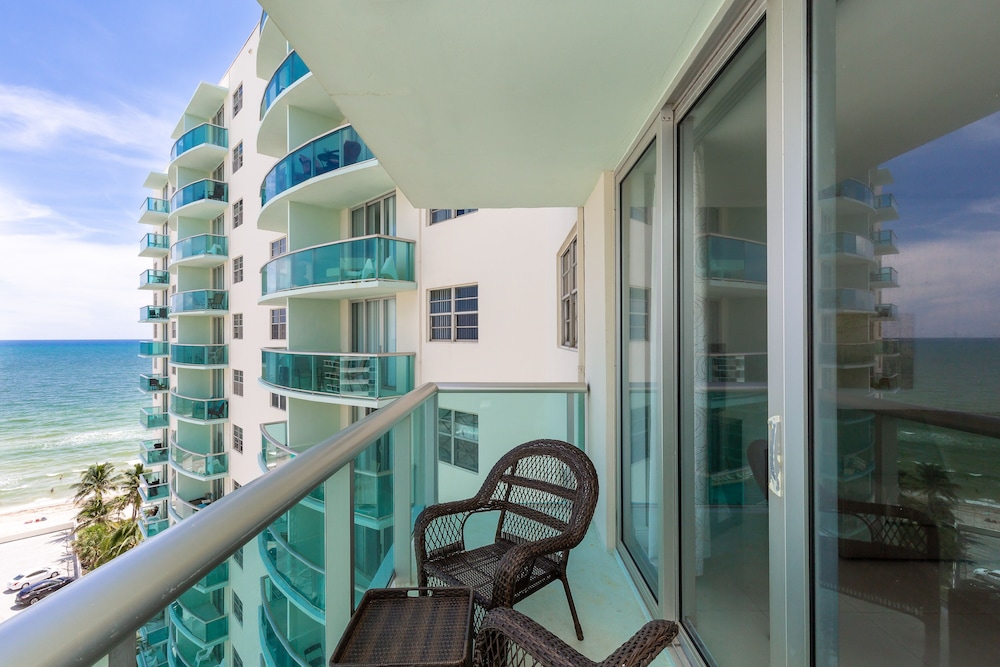 The Tides Ocean Luxury Suites 2/50