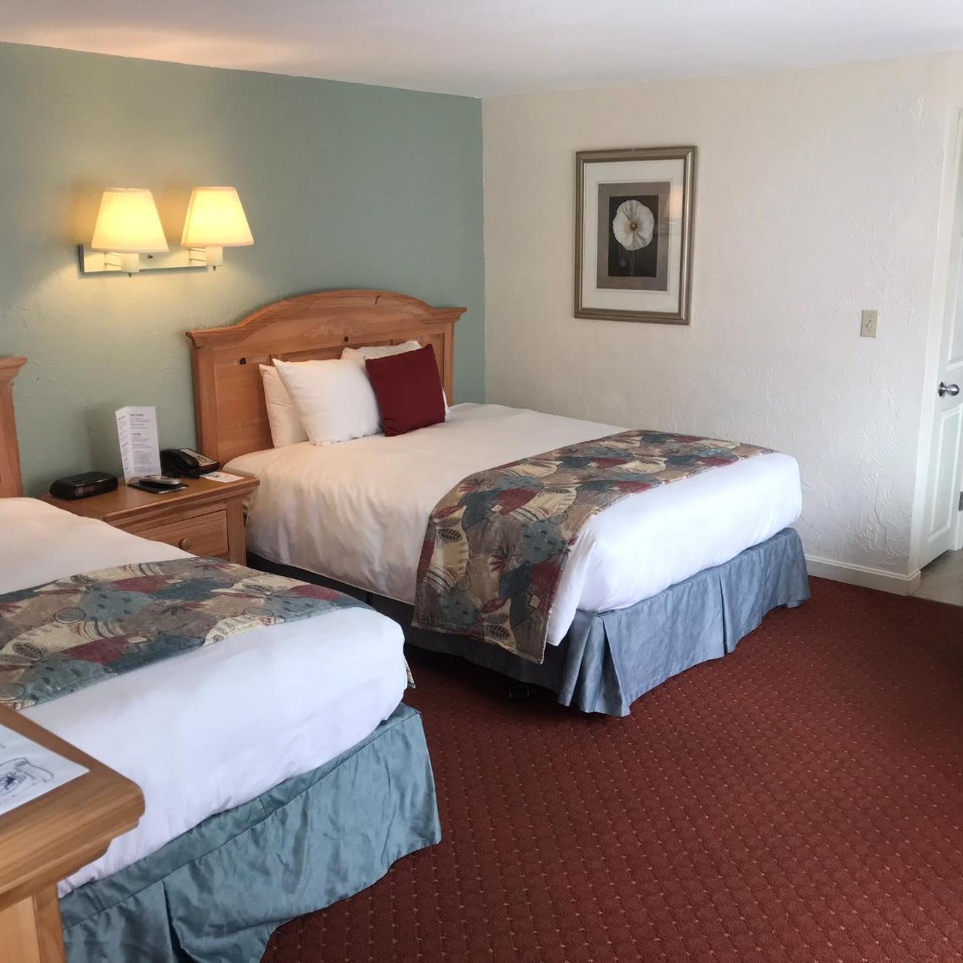 The Corsair & Cross Rip Oceanfront Hotel 10/50