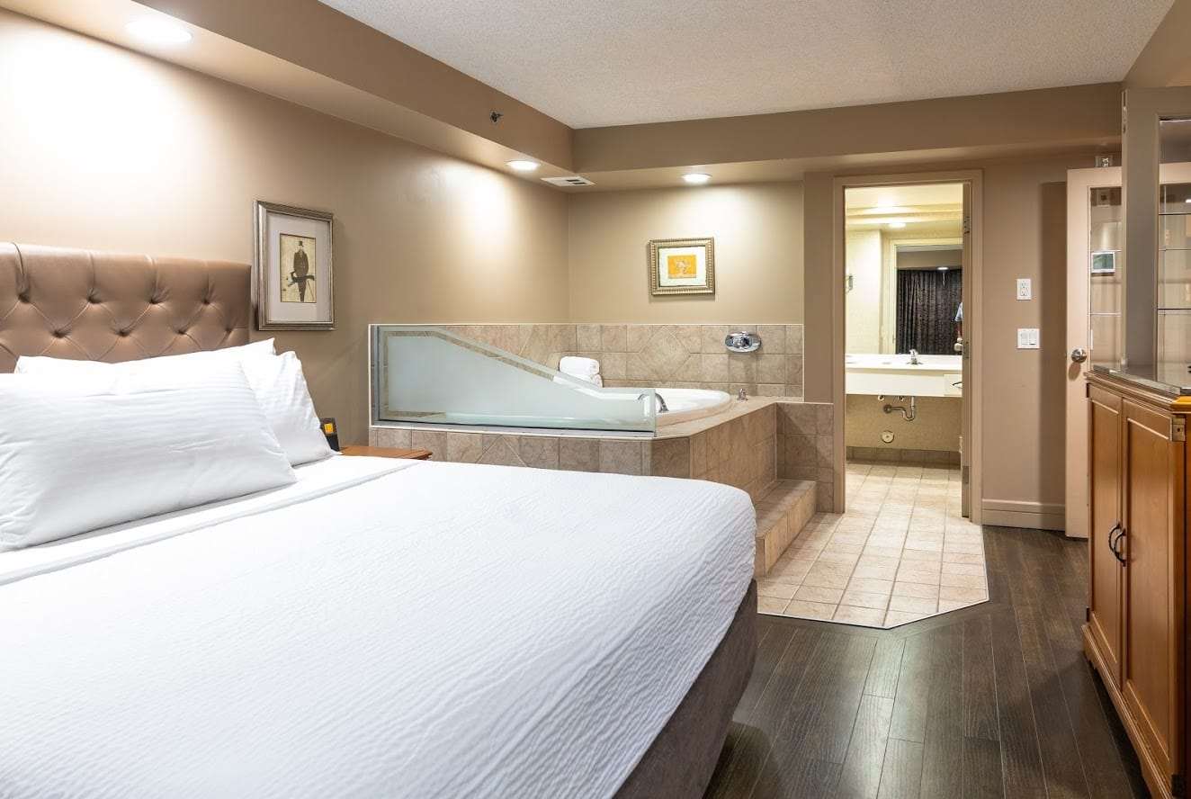 Royal Hotel West Edmonton, Trademark Collection by Wyndham 4/25