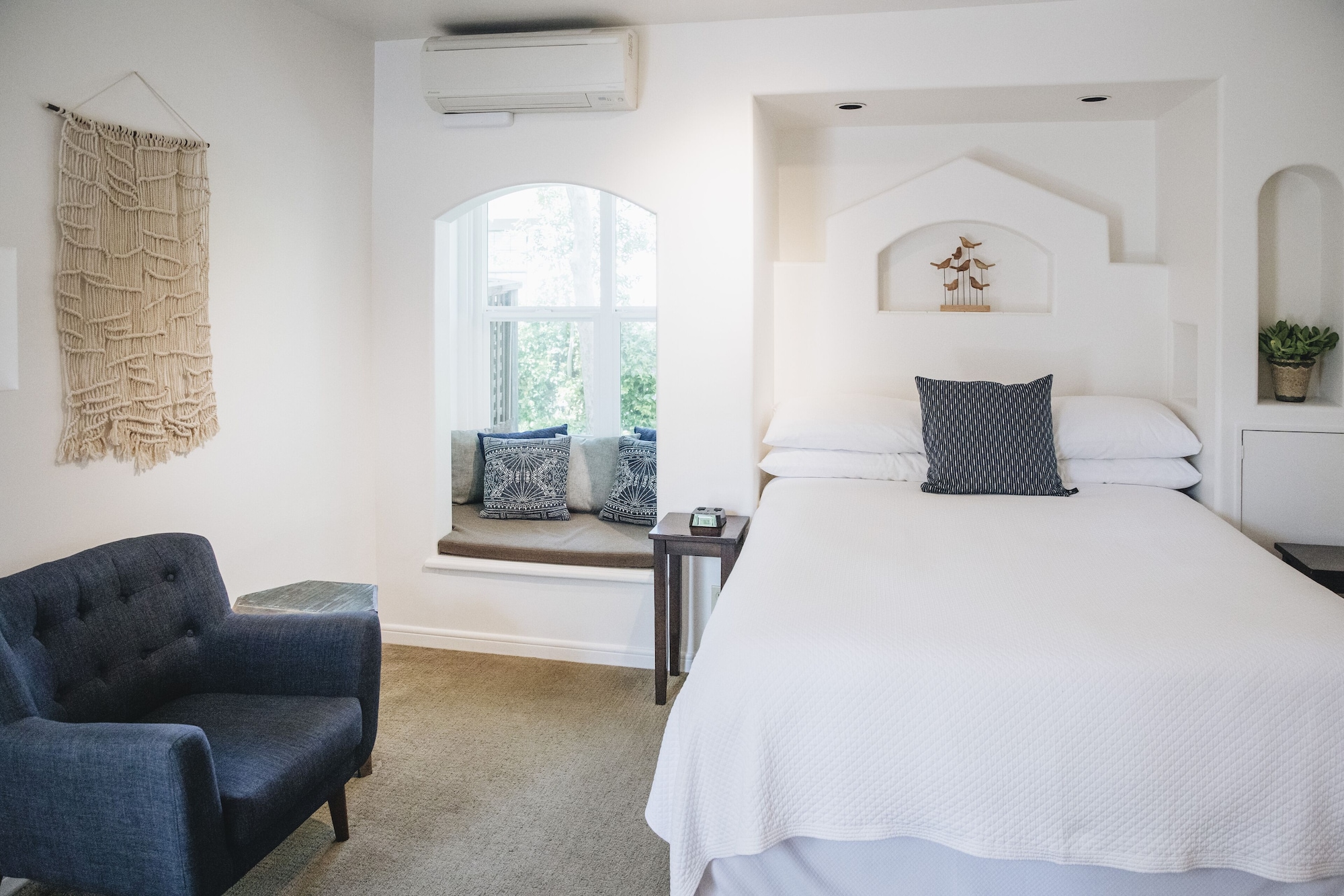 Courtyard, Suite, Queen Bed