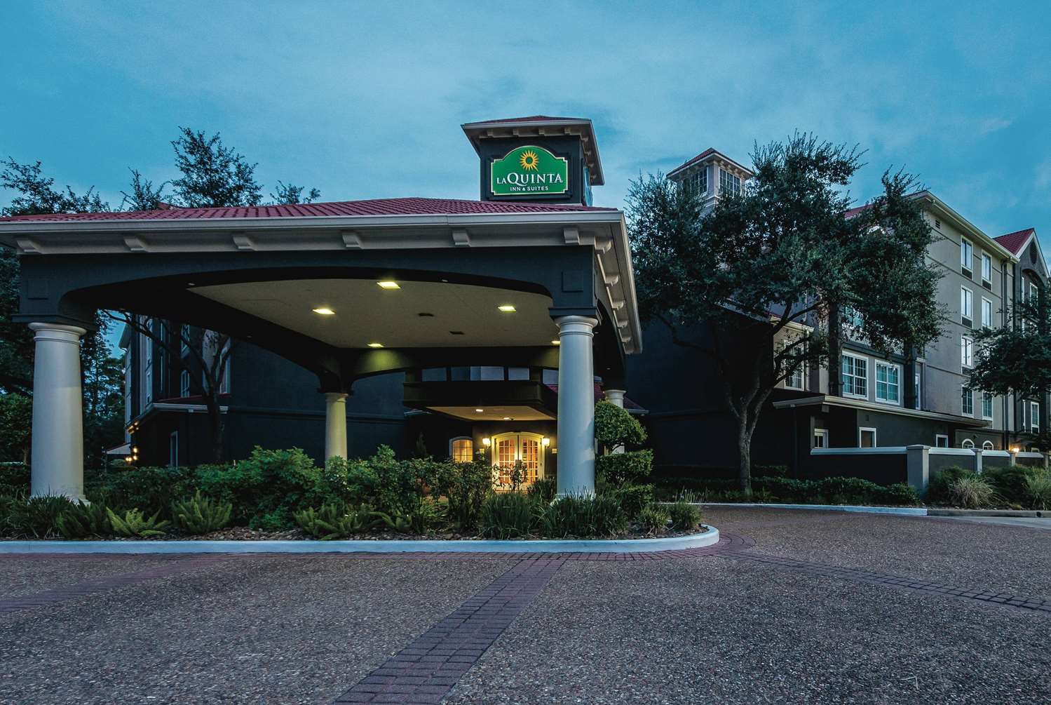 La Quinta Inn & Suites by Wyndham Houston Bush IAH South in HOUSTON - TX