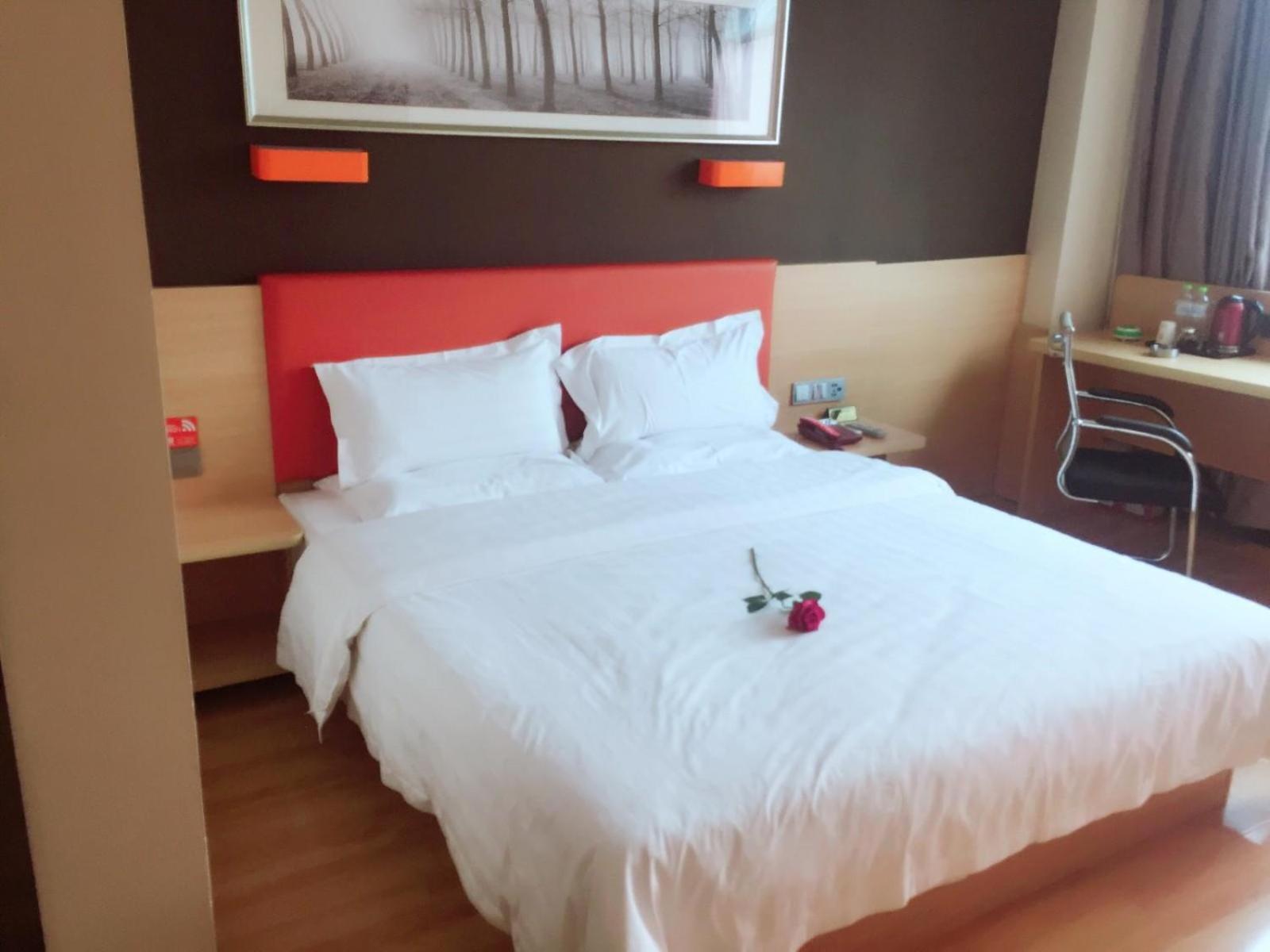 7 Days Premium(Kuizhou Avenue Fengjie) 8/18