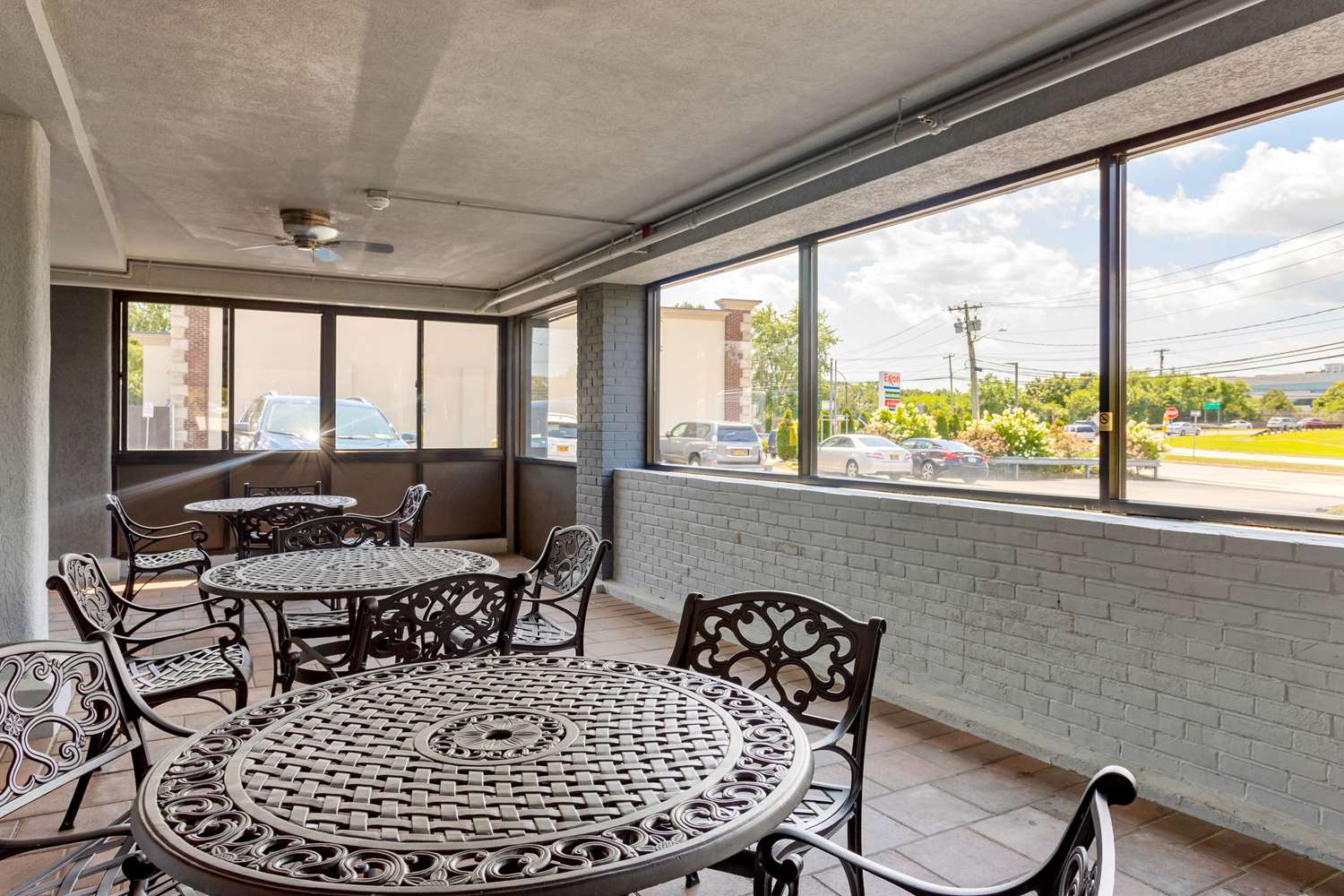 Econo Lodge Hicksville - Long Island 21/25