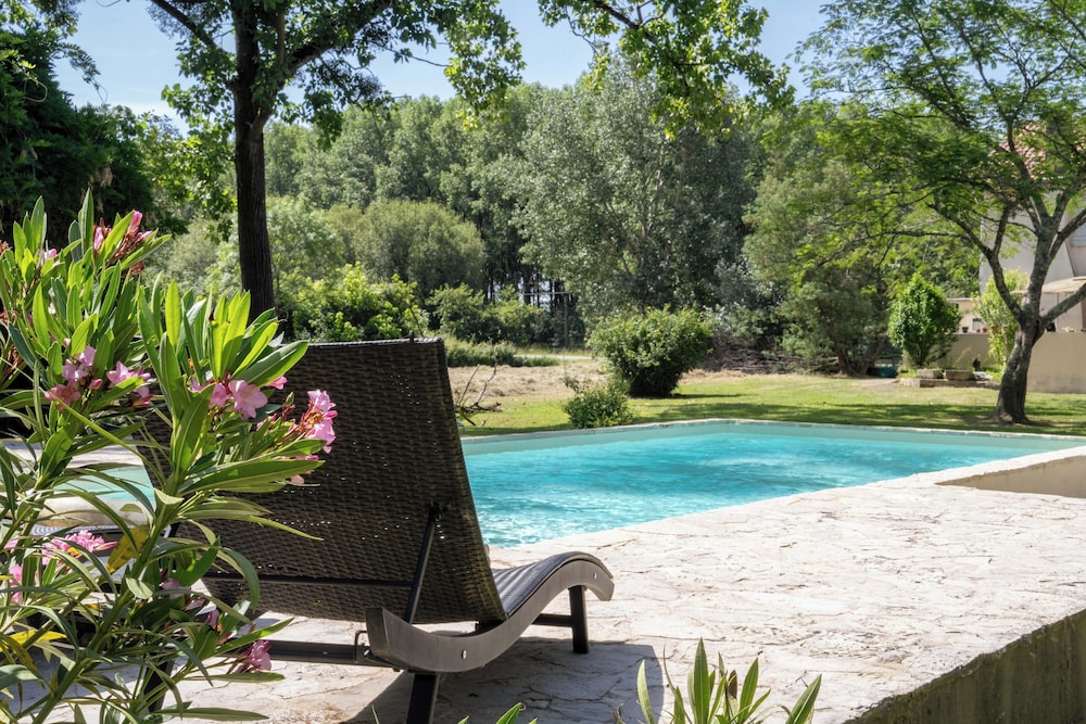 HOSTELLERIE DU CLOS PITE 49/56