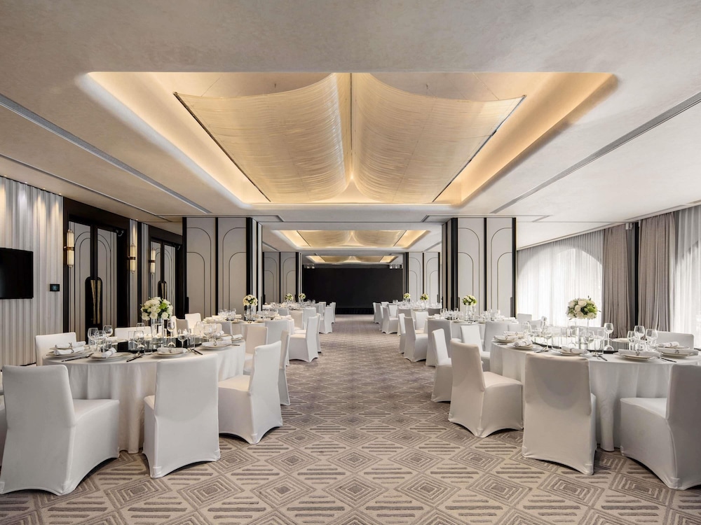 Sofitel Shanghai North Bund 49/60