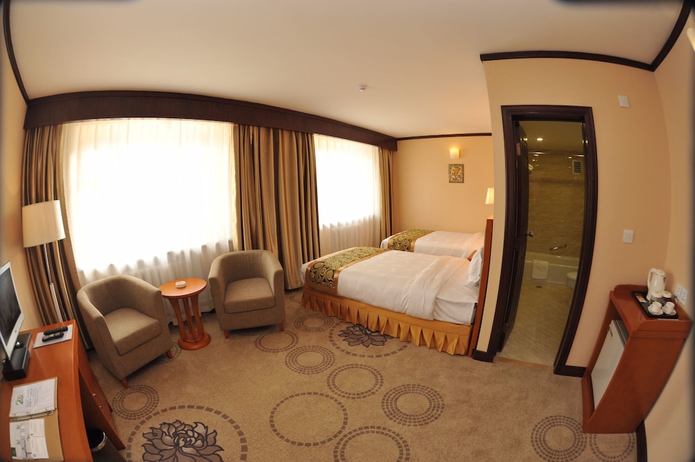 Flower Hotel 14/49