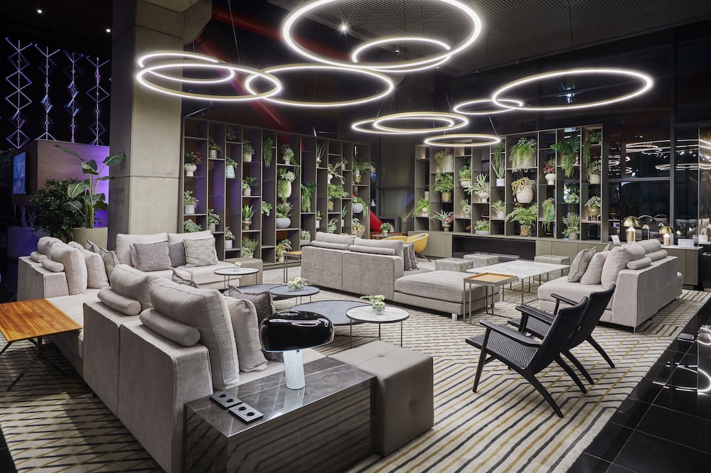 Hyatt Regency Barcelona Tower 66/82