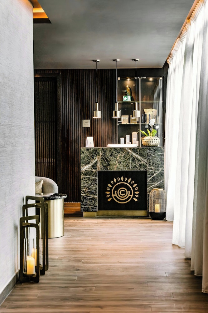 Lobby at Aura Suites Downtown, DUBAI