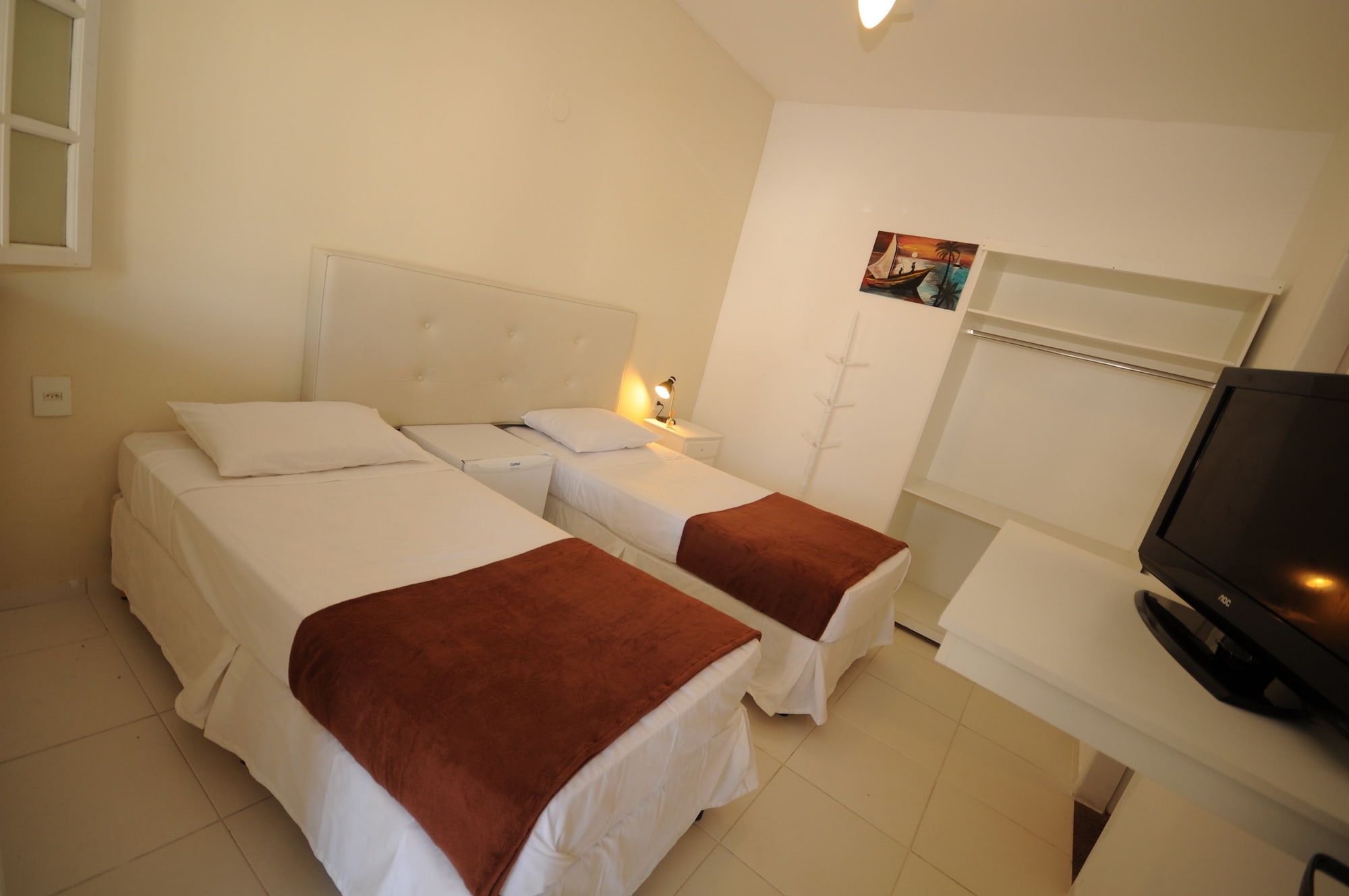 ROOM, DOUBLE BED