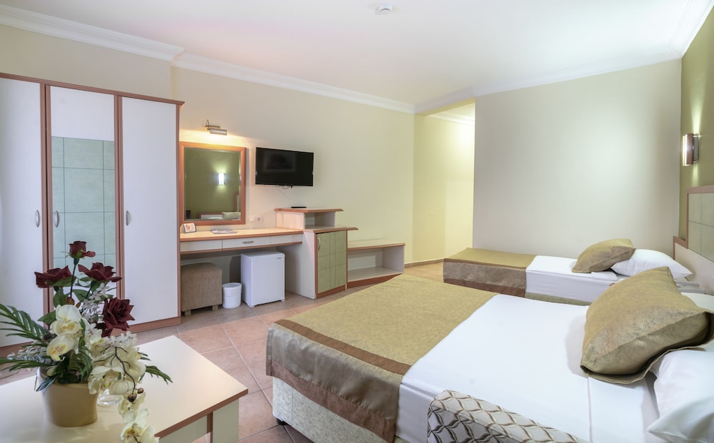 Blue Star Hotel 12/50