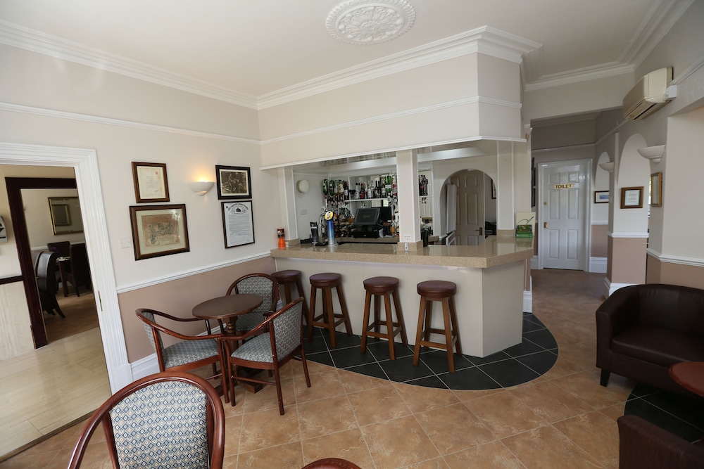 The Corner House Hotel Guest House 37/45