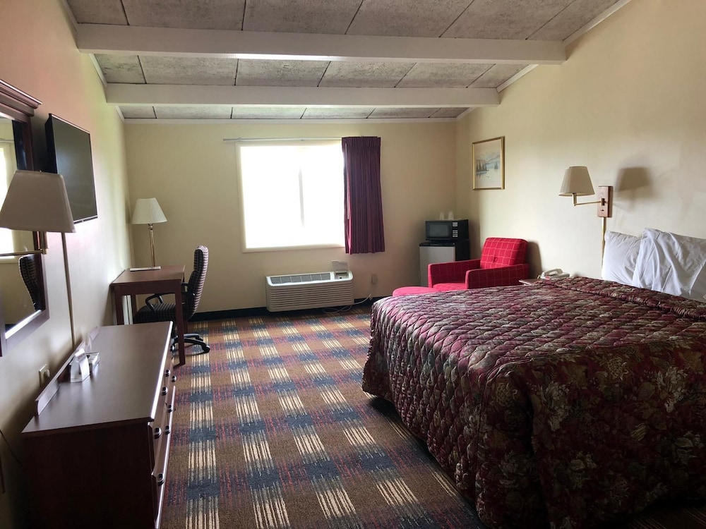 Red Carpet Inn North Syracuse 7/38