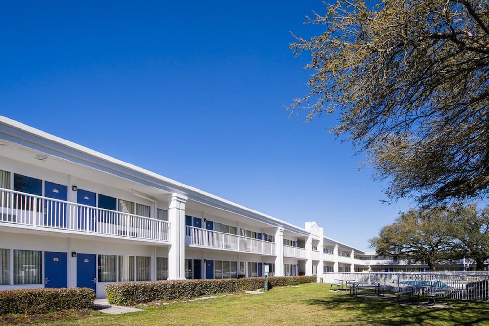 Motel6 Jacksonville, NC 15/50
