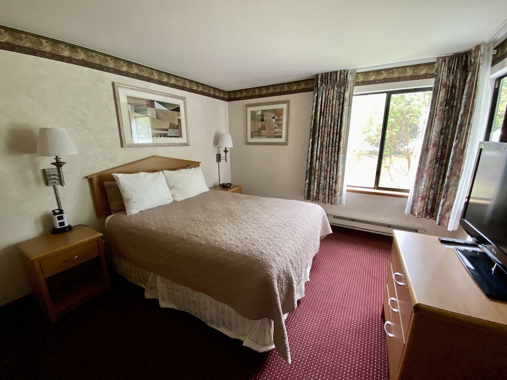 Friday Harbor Suites 16/31