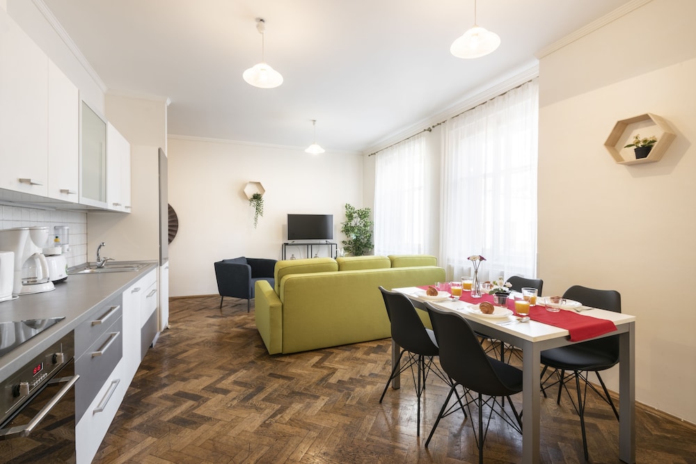 Hybernska Apartments 45/50