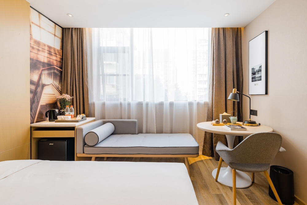 Atour S Hotel Shanghai Oriental Pearl Tower 28/68