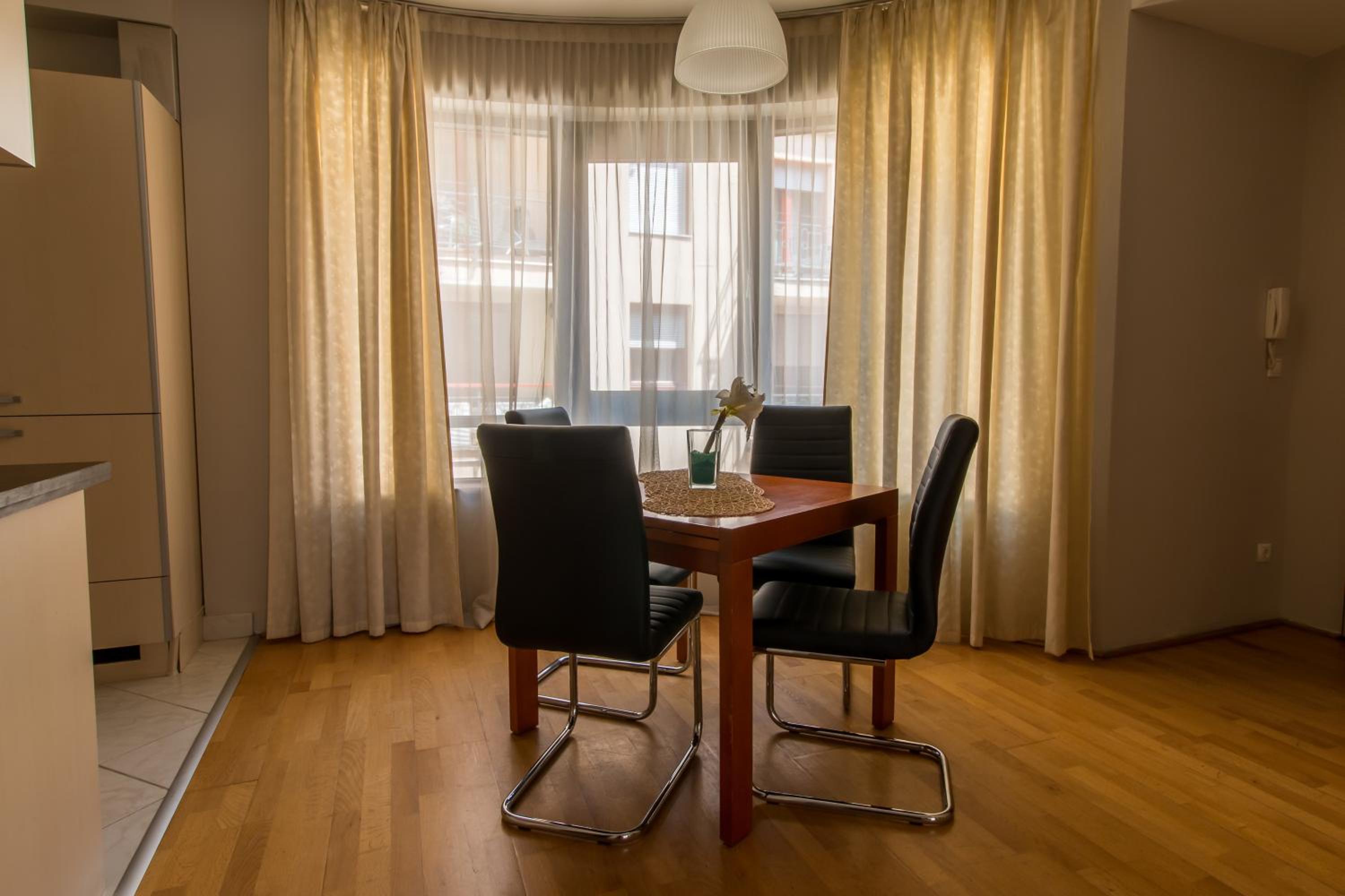 King Apartments 38/50