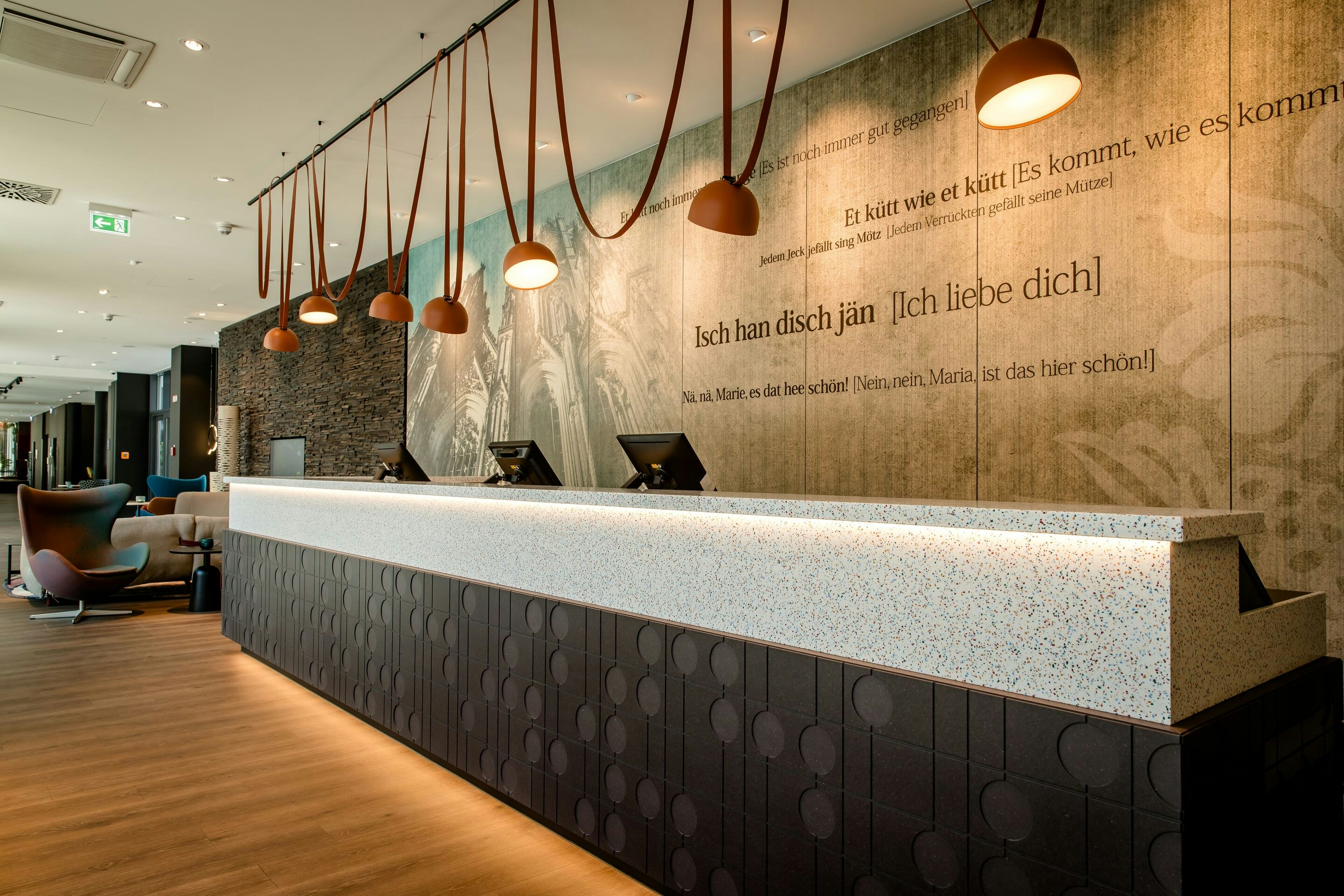 Hotel Motel One Koln-Mediapark 4/23