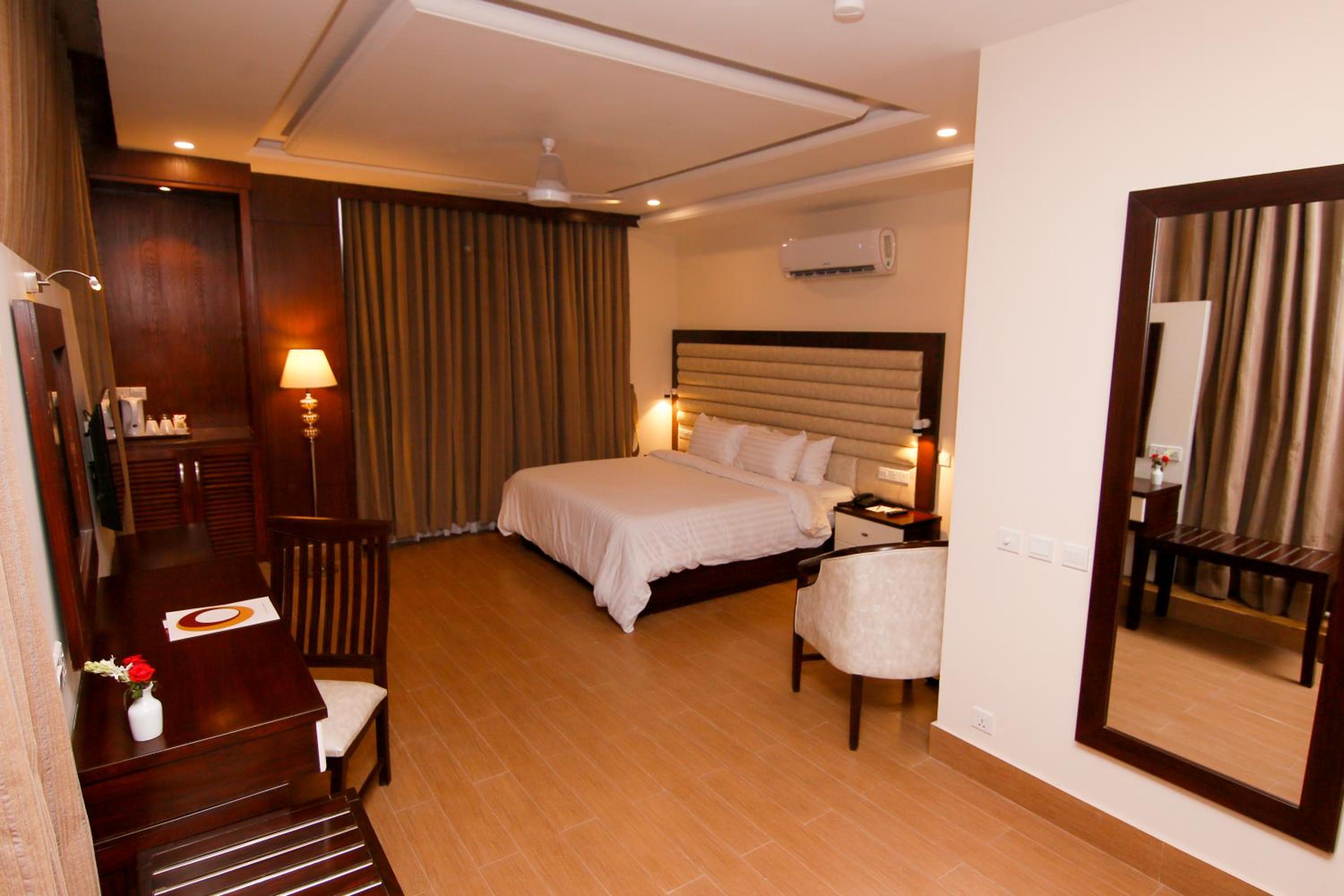 Hotel One Club Road Rahimyar Khan 13/22