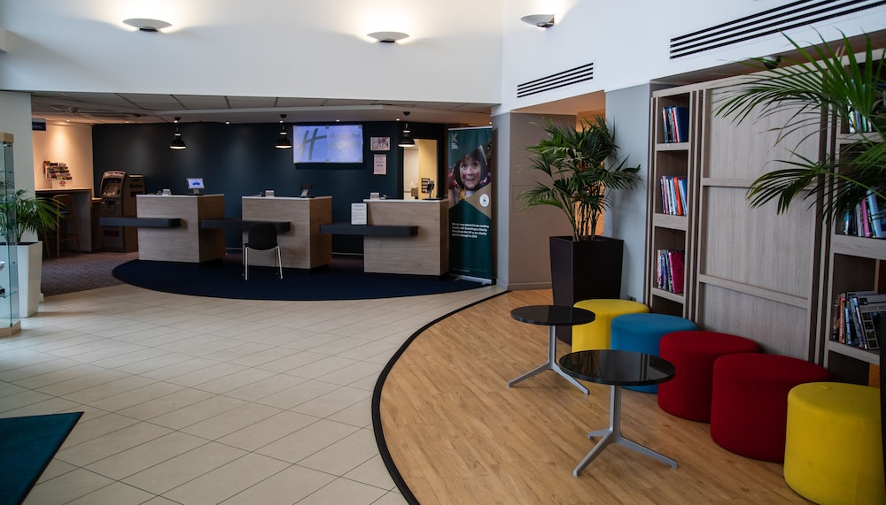 Holiday Inn Express London Stansted Airport 13/33