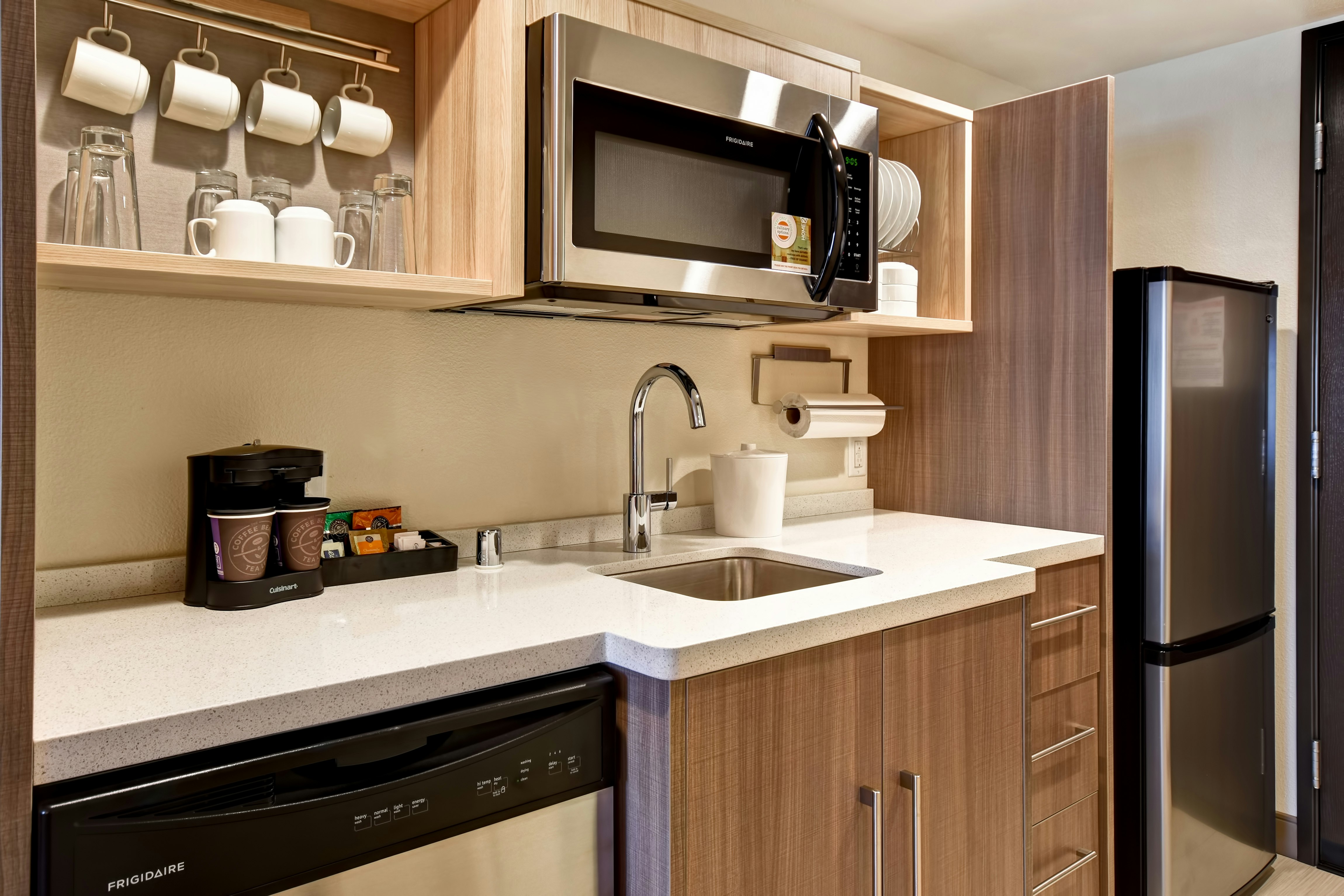استوديو بسريرين كوين لذوي الإعاقة، Home2 Suites by Hilton Victorville, CA 6/8
