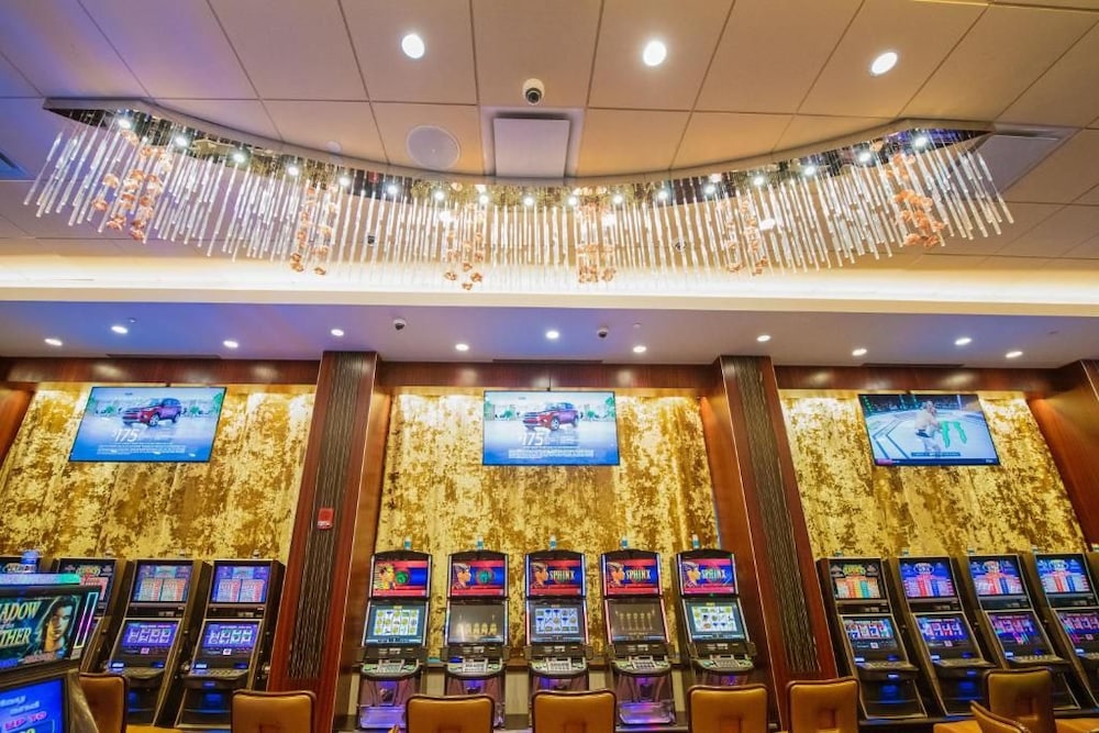 Jake's 58 Hotel & Casino 8/67