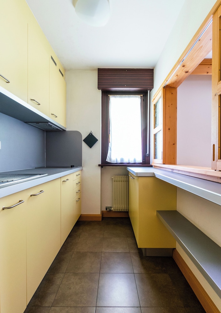 استوديو بسرير مزدوج بشرفة مع أريكة، Residence Lastei 3/10