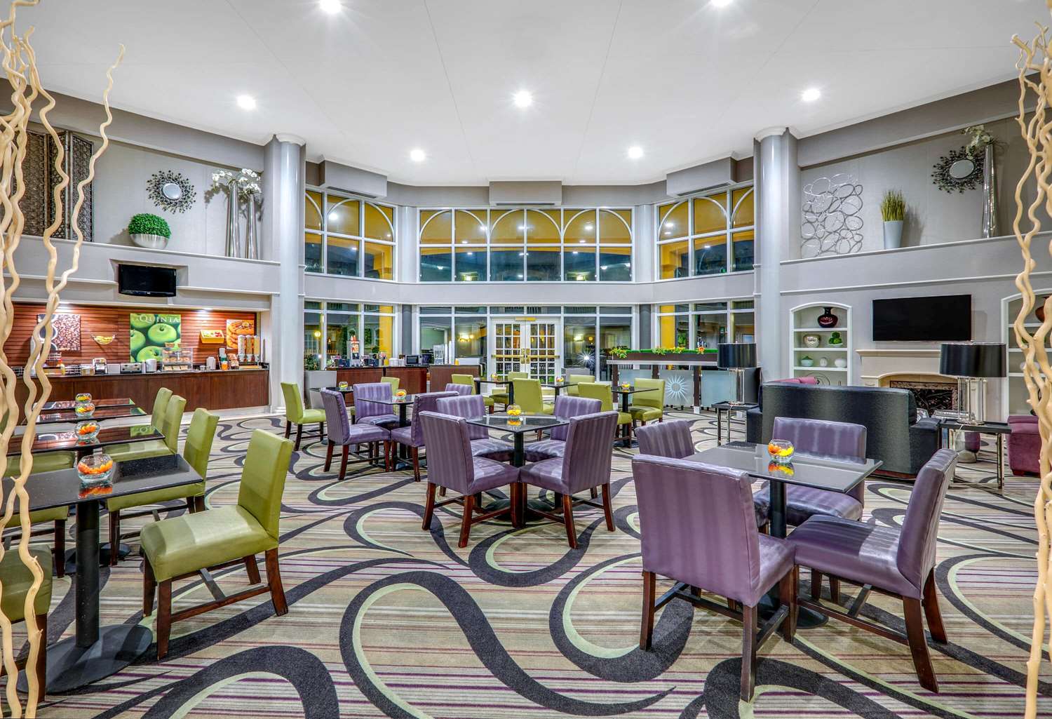 La Quinta Inn & Suites by Wyndham Dallas - Addison Galleria 10/24