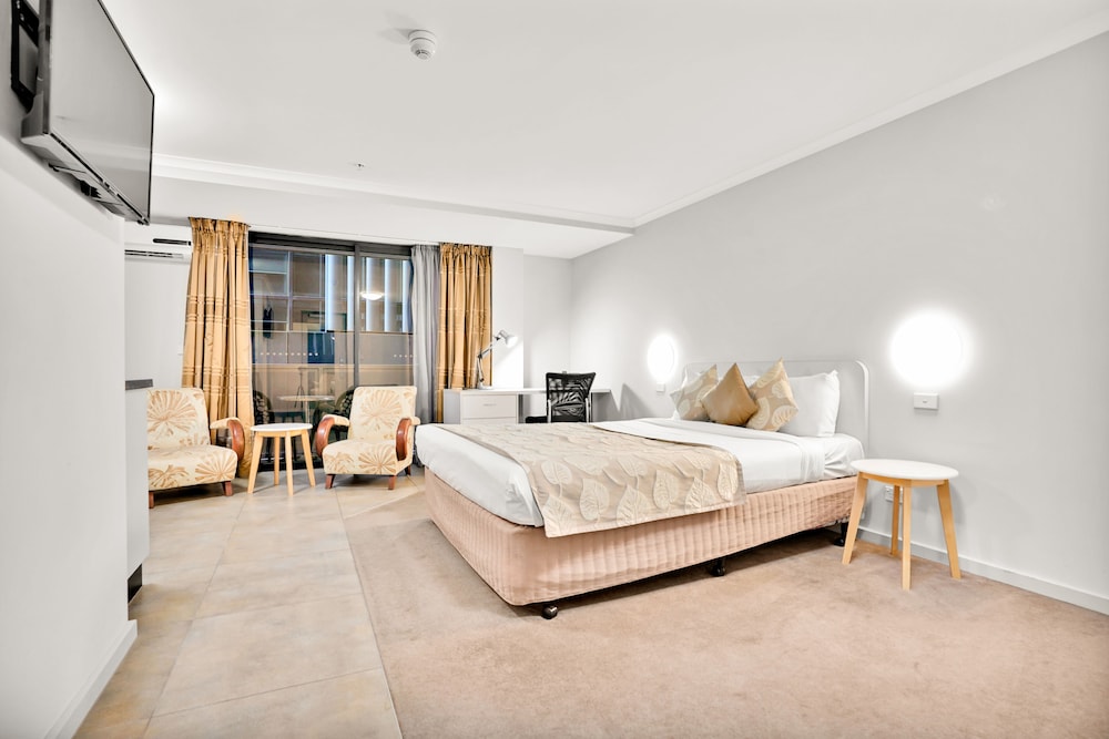 Carlton Lygon Lodge 27/75