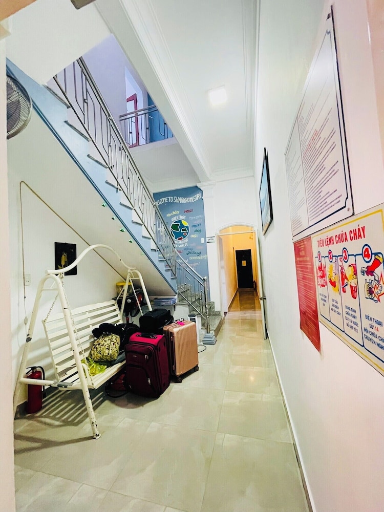 Shark Hotel - Hostel 43/50