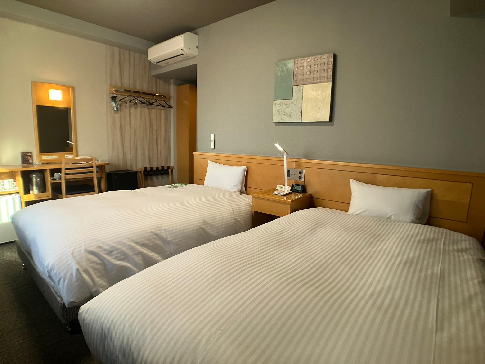 Mixed Dorm, Standard, Twin Beds, City View, Bathtub