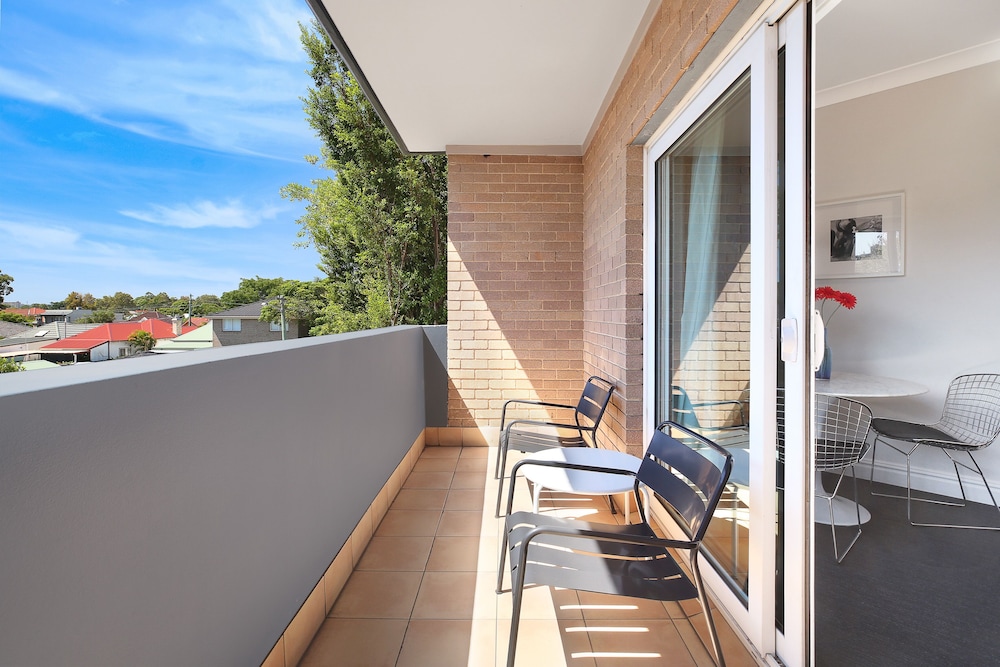 Sydney Airport Suites 8/50