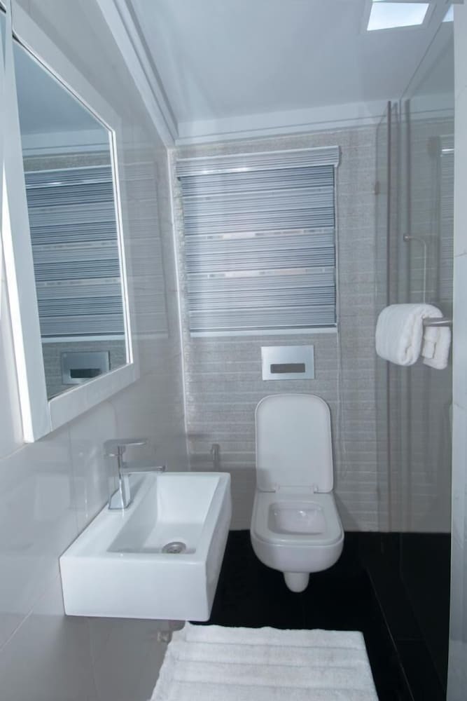 Newland Luxury Apartments 49/50