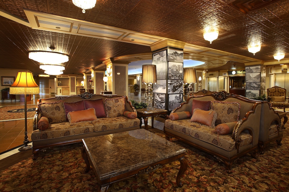 The Claridge Hotel 44/64