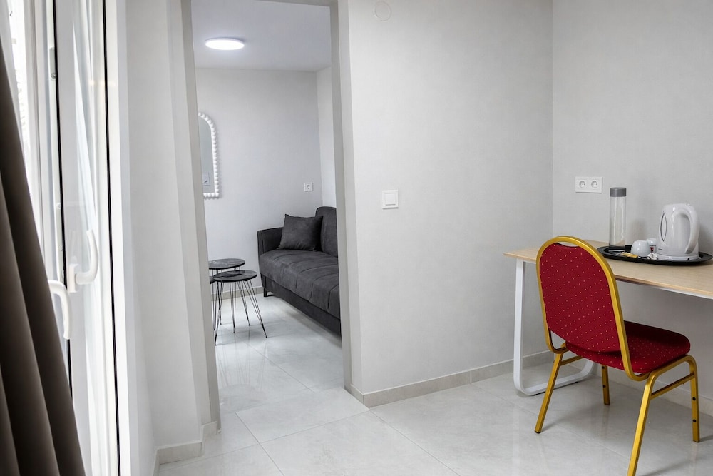 Life Hotel 50/61